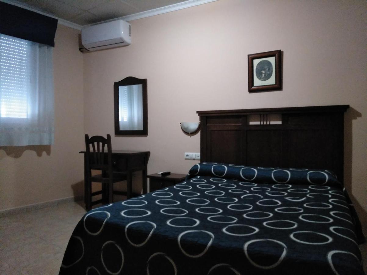 Hostal El Poligono Hotel Lucena Ngoại thất bức ảnh